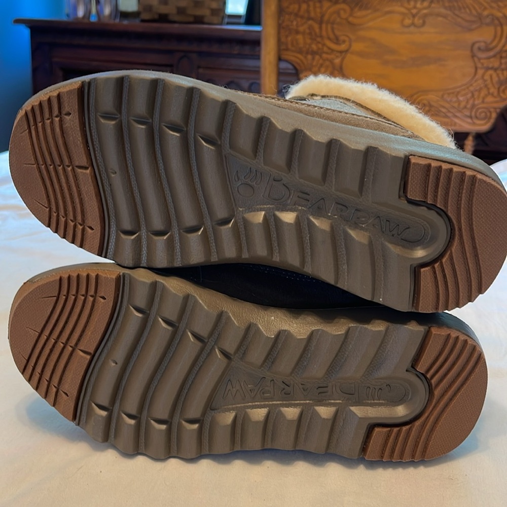 BEARPAW Cozy Brown Shearling-Lined Boots - Picture 5 of 7